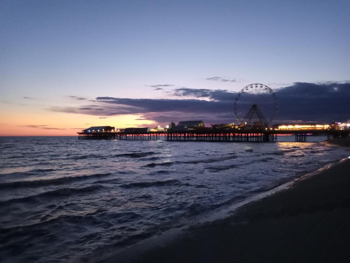 Mayfair Hotel Blackpool Extérieur photo